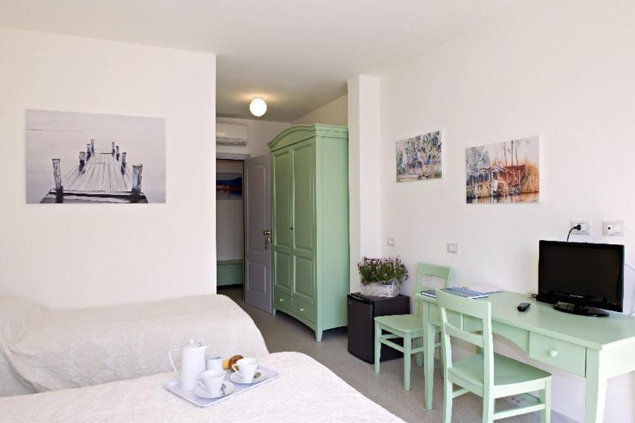 Liu B&B Torre del Lago Puccini Room photo